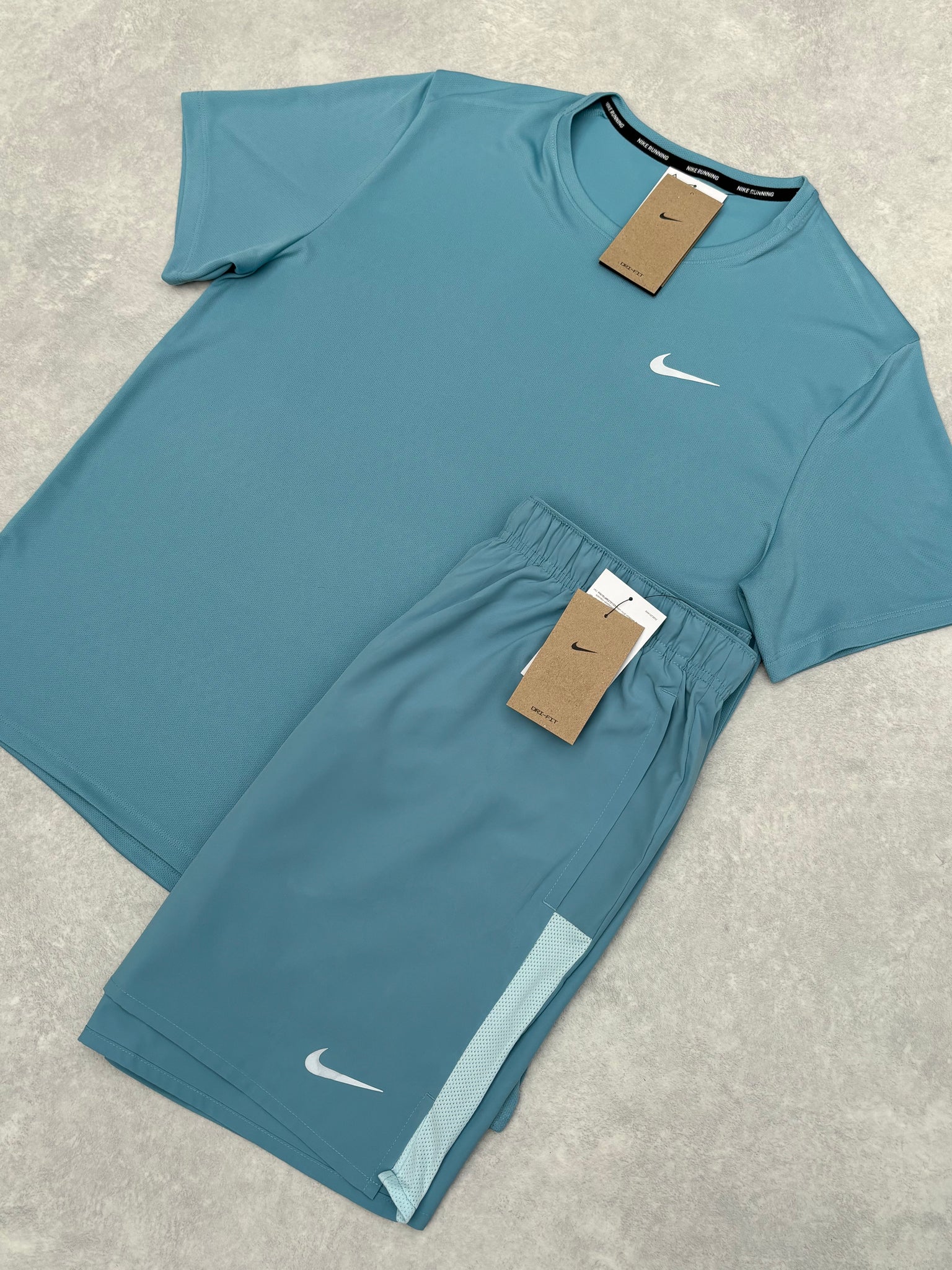 Nike Set Lichtblauw